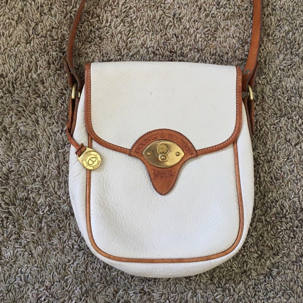 Vintage Dooney & Burke purse / cream and tan